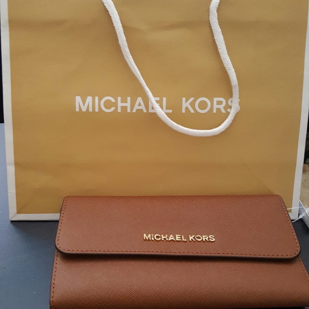 Michael kors wallet